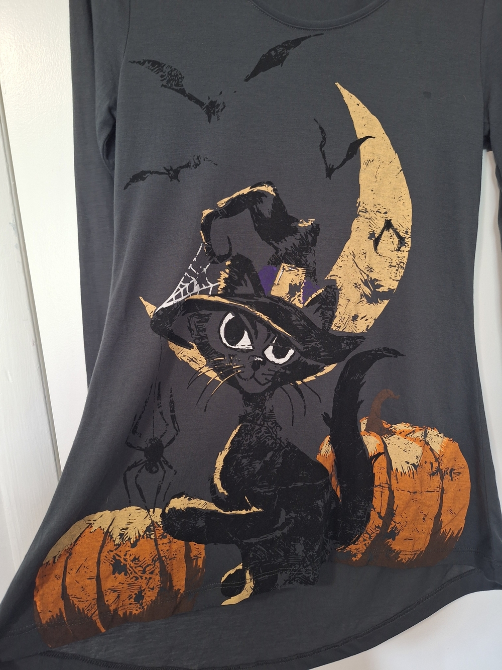 Women's Gray Halloween Cat Pumpkin Graphic Long Sleeve Tee - Picture 2 of 5